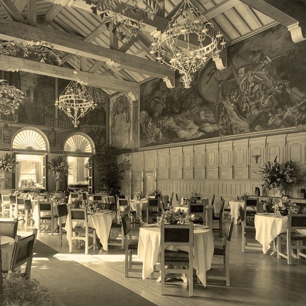 Everglades Club dining room  Everglades Club dining room